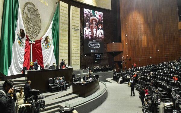 Diputados votarán reducción de la jornada laboral en México hasta diciembre