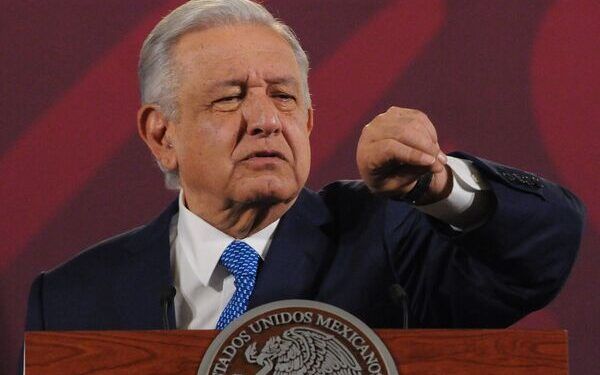 AMLO condena la “censura” a la cuenta de Fox en X