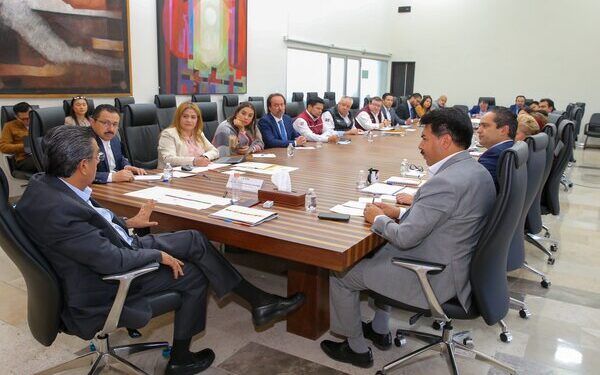A cumplir metas llama Céspedes a gabinete
