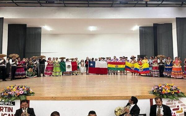Festival de folklore “Viva la danza” en Texmelucan recibió a participantes internacionales