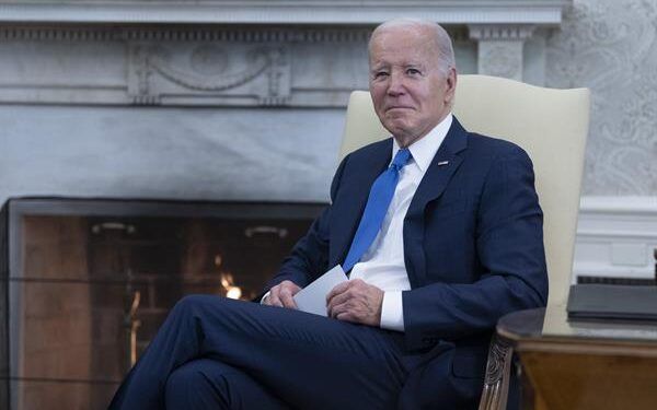Biden pide pausa a los bombardeos de Israel a Franja de Gaza