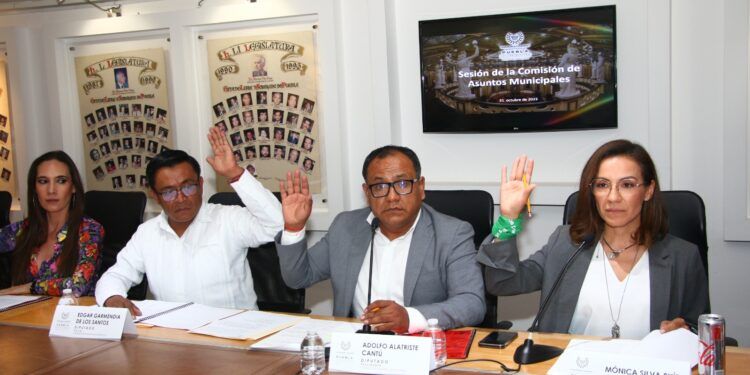 Aprueba Comisión del Congreso de Puebla exhorto en materia de movilidad y orden en la vía pública