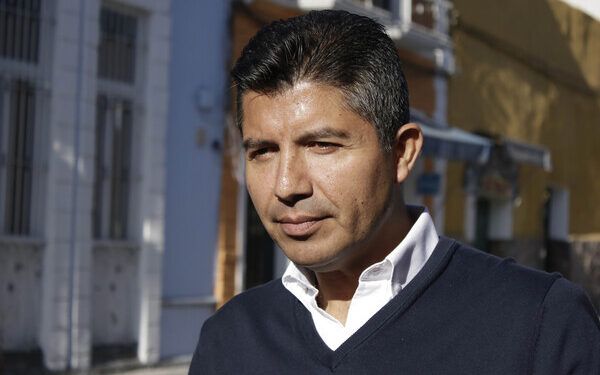 Pide Rivera definir perfil