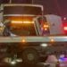 Muere hombre prensado tras colisión de tráiler contra grúa en el Periférico