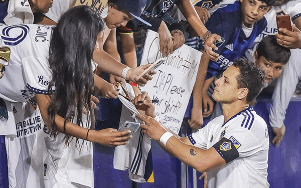 Chicharito Hernández deja a Los Ángeles Galaxy tras cuatro años