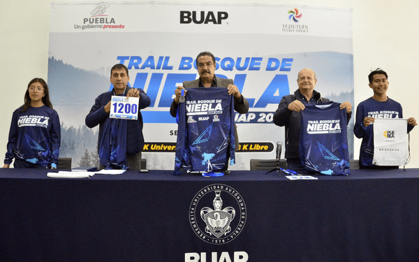 Presentan camiseta y medalla del Trail Bosque de Niebla BUAP 2023