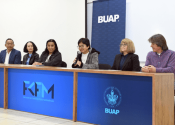 BUAP celebra 50 años de Físico Matemáticas
