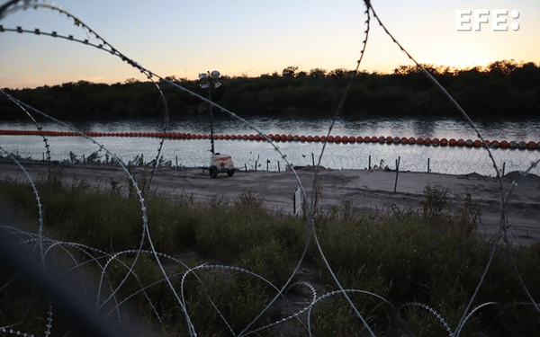 Texas acude a tribunal de apelaciones para evitar que se retire alambre de púas en la frontera