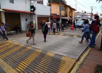 Construirán ocho pasos peatonales en escuelas