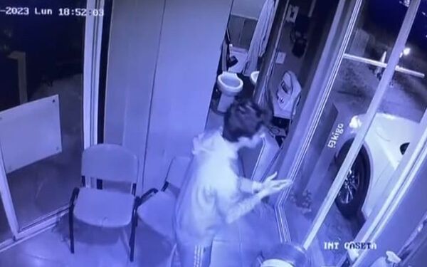 Joven vapulea a vigilante de Lomas de Angelópolis; Prepa Anáhuac lo suspende