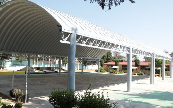 Inicia construcción de 160 techados en escuelas de Puebla