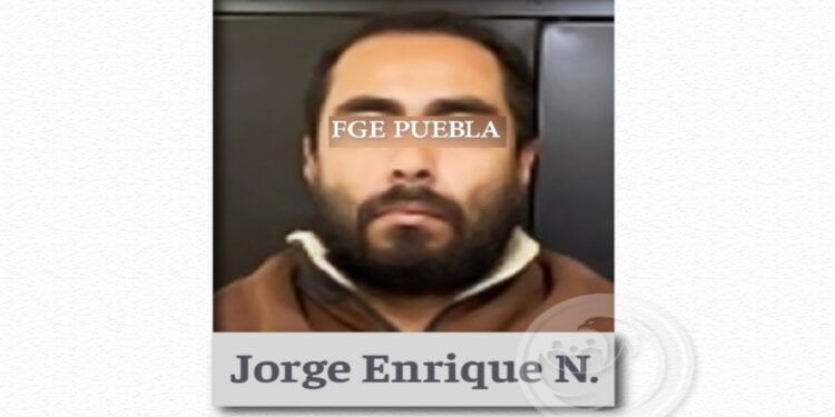 Se hacía pasar como agente ministerial y es detenido en Puebla