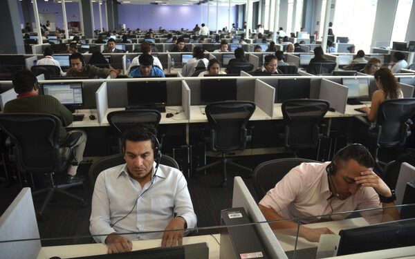 Ganan profesionistas en Puebla 5 mil pesos; en BC Sur, 13 mil