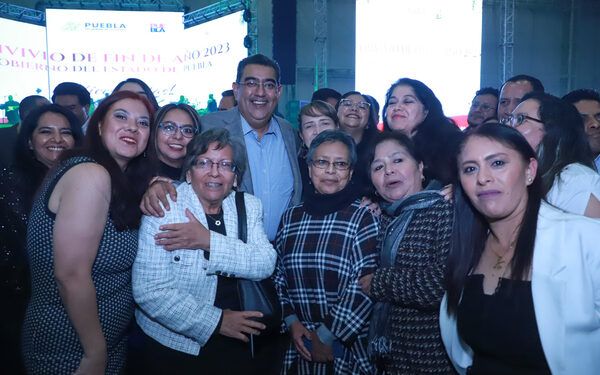 Reconoce gobernador trabajo de burócratas