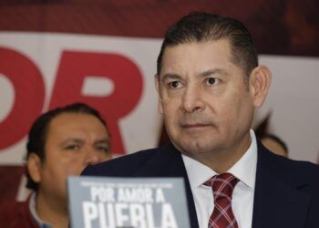 Armenta pide licencia temporal