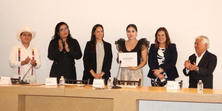 Reconoce Congreso de Puebla a artistas destacados