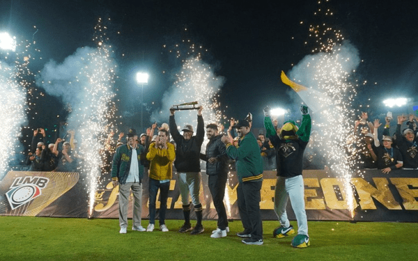 Pericos, bicampeón de la Liga Invernal Mexicana