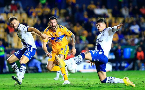 Club Puebla cae ante Tigres y se despide de la liguilla