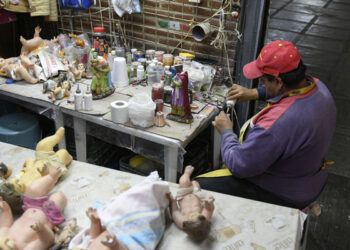 A TRABAJAR PESE AL FUEGO