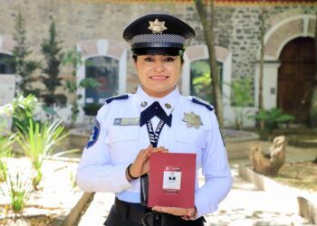 Capacitan a policías como guías turísticos