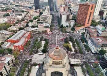 Sheinbaum cierra su precampaña en el Monumento a la Revolución