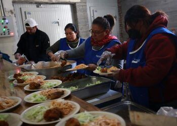 Albergues en Ciudad Juárez consiguen trabajo para migrantes