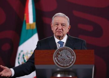 AMLO tacha de “calumnia” el reportaje que liga su campaña de 2006 con el narcotráfico