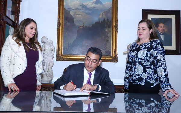 Anuncia Céspedes Peregrina reforma a Ley del Notariado