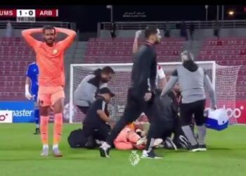 Andy Delort, ex jugador de los Tigres, convulsiona durante partido en Catar