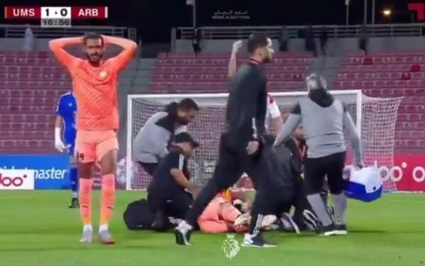 Andy Delort, ex jugador de los Tigres, convulsiona durante partido en Catar