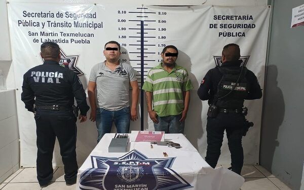Detienen a dos sujetos por secuestro de trailero en Texmelucan