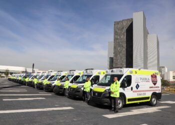 Céspedes Peregrina entrega 23 ambulancias a red hospitalaria de Puebla