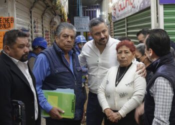 Revisa edil de Puebla mejoras de mercado