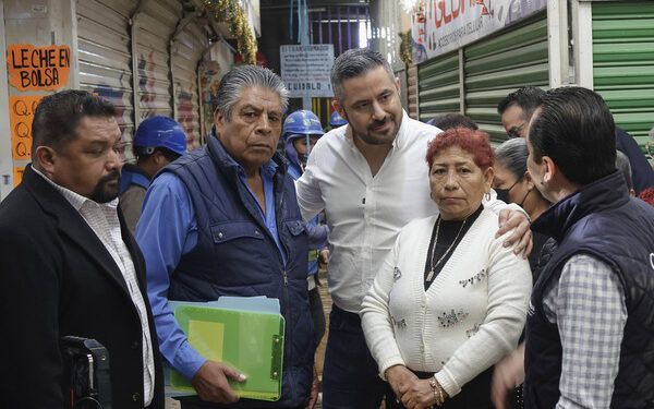 Revisa edil de Puebla mejoras de mercado
