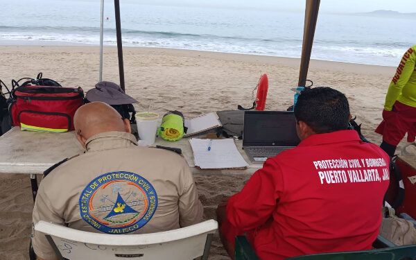 Inicia búsqueda aérea de poblano desaparecido en mar de Puerto Vallarta