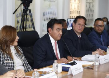 Comparece ante el Congreso de Puebla el titular de la Secretaría de Administración