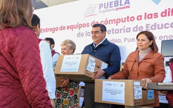 SEP Puebla recibe mil 200 equipos de cómputo