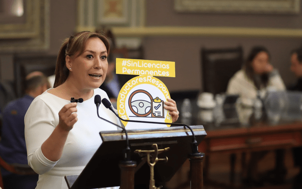  Congreso de Puebla recibe iniciativa para evitar la expedición de licencias permanentes