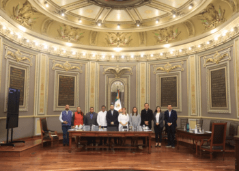 Congreso de Puebla recibe iniciativa para reparar el daño a víctimas por violaciones a sus derechos humanos