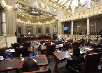 Congreso de Puebla recibe iniciativa para que trabajadores cuenten con permiso de paternidad de 20 días