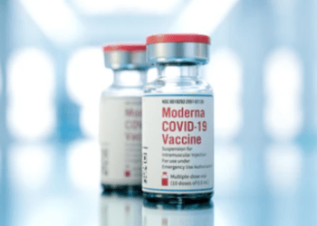 Farmacias mexicanas comienzan comercialización de vacuna de Moderna contra la Covid-19