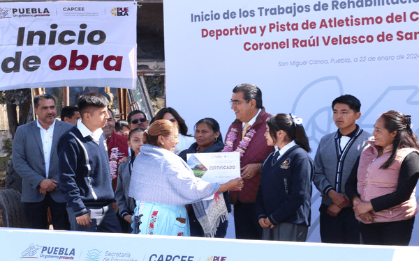Inicia rehabilitación de cancha y pista de atletismo en centro escolar de San Miguel Canoa