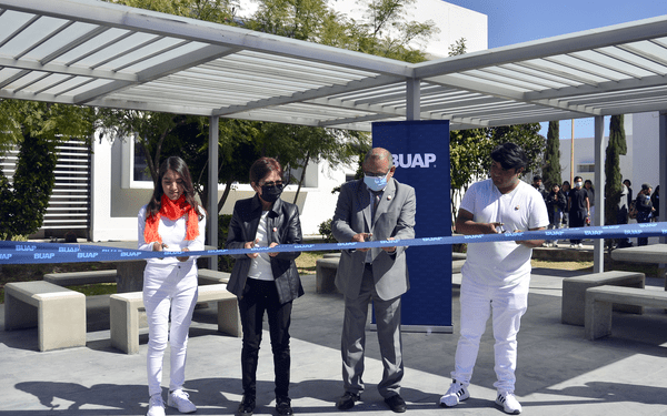 Rectora BUAP reconoce labor de la Facultad de Veterinaria y Zootecnia de Tecamachalco
