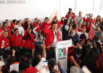 Tricolor oficializa candidatura de Eduardo Rivera
