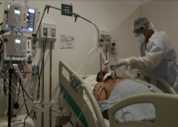 Varones mayores de 50 vivieron peor la COVID-19