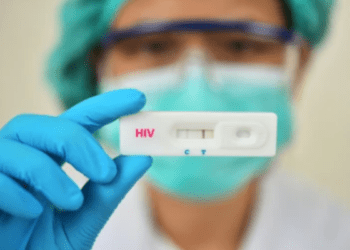 Cofepris autoriza uso de “autopruebas” de VIH en México