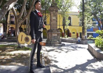 El ferrocarril trajo a Puebla el mariachi