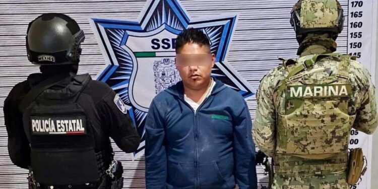 Narcomenudista es capturado por la SSP y Marina en San Pedro Cholula