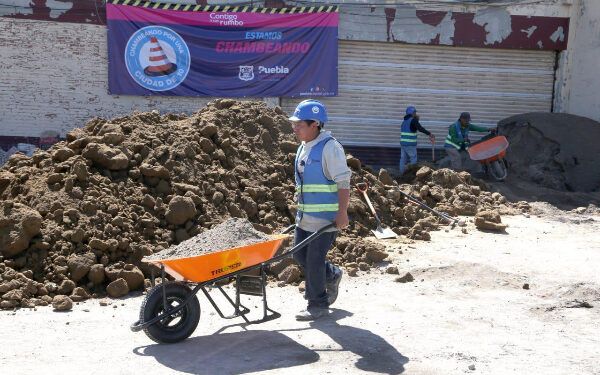 Supervisan rehabilitación de cinco mercados de Puebla