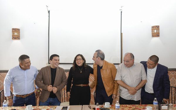 Cinco alcaldes renuncian al PRI y respaldan a Chidiac
